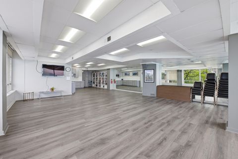 Tiny photo for 6301 N Sheridan Road #6E, Chicago, IL 60660 (MLS # 12642102)