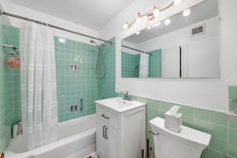 Tiny photo for 6301 N Sheridan Road #6E, Chicago, IL 60660 (MLS # 12642102)