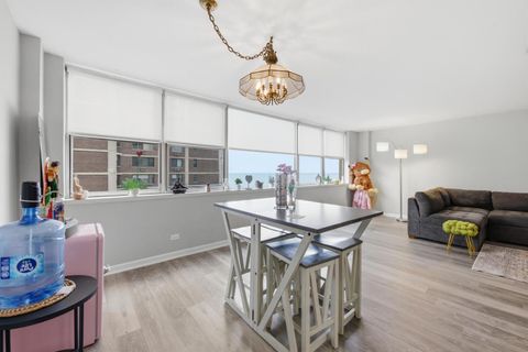 Tiny photo for 6301 N Sheridan Road #6E, Chicago, IL 60660 (MLS # 12642102)