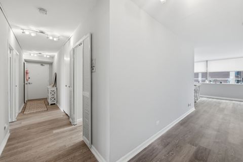 Tiny photo for 6301 N Sheridan Road #6E, Chicago, IL 60660 (MLS # 12642102)