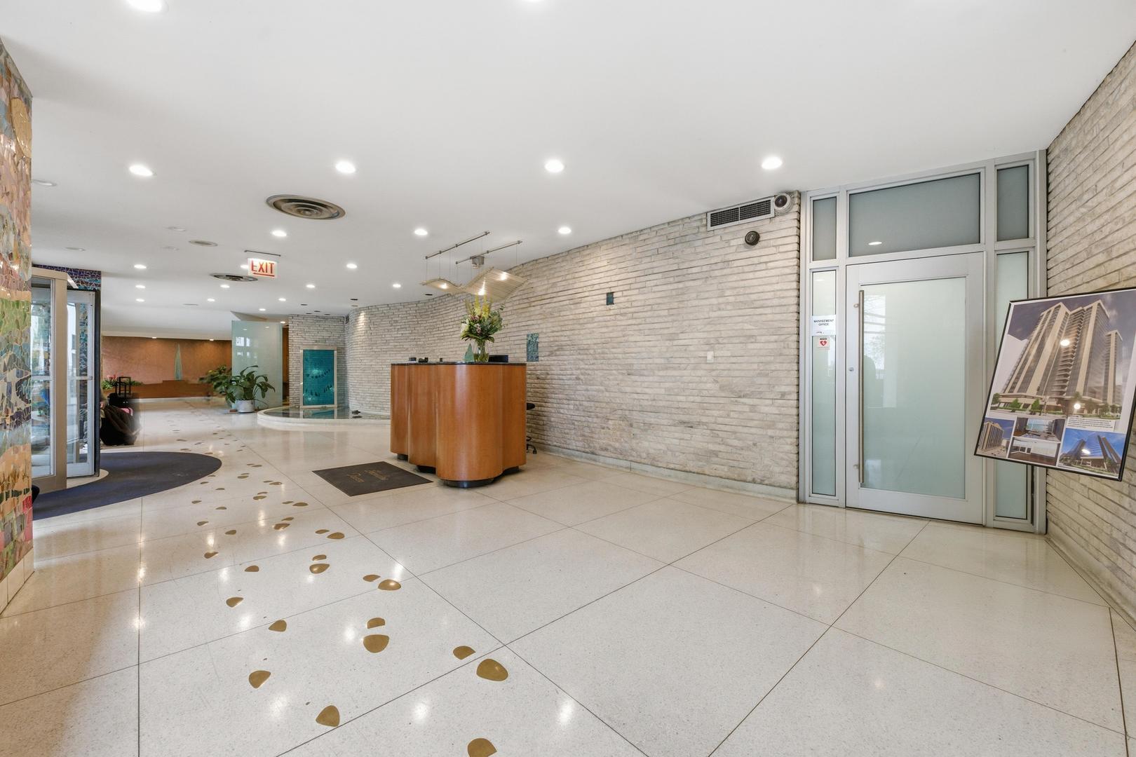 6301 N Sheridan Road 6E