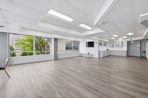 Tiny photo for 6301 N Sheridan Road #6E, Chicago, IL 60660 (MLS # 12642102)
