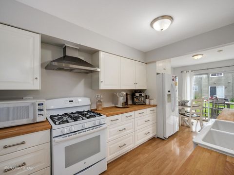 Tiny photo for 1724 TAMAHAWK Lane, Naperville, IL 60564 (MLS # 12434369)