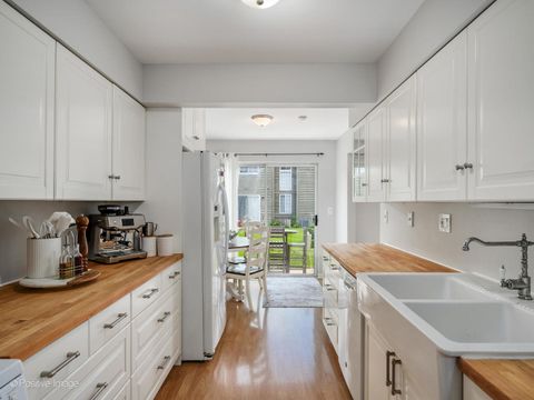 Tiny photo for 1724 TAMAHAWK Lane, Naperville, IL 60564 (MLS # 12434369)