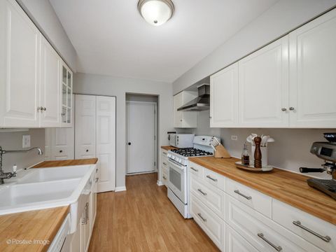 Tiny photo for 1724 TAMAHAWK Lane, Naperville, IL 60564 (MLS # 12434369)