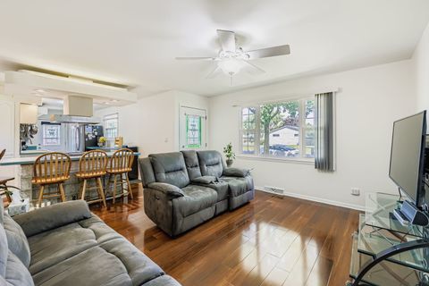 Tiny photo for 963 S Fletcher Drive, Wheeling, IL 60090 (MLS # 12434256)