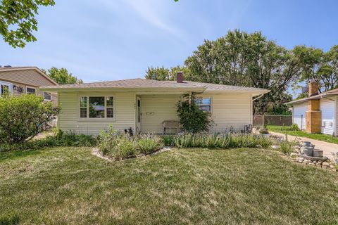 Tiny photo for 963 S Fletcher Drive, Wheeling, IL 60090 (MLS # 12434256)