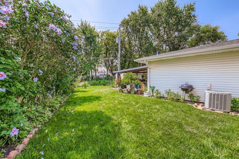 Tiny photo for 963 S Fletcher Drive, Wheeling, IL 60090 (MLS # 12434256)