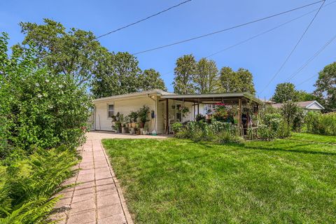 Tiny photo for 963 S Fletcher Drive, Wheeling, IL 60090 (MLS # 12434256)