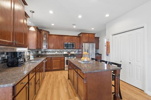 Tiny photo for 2067 Edgeview Drive, New Lenox, IL 60451 (MLS # 12592856)