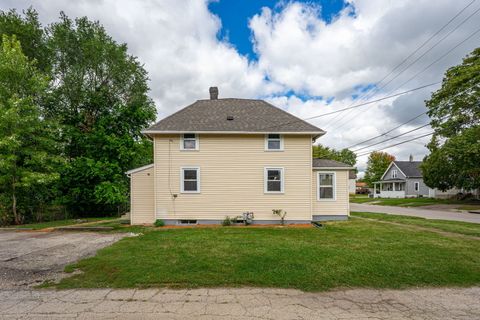 Tiny photo for 571 Warren Avenue, Belvidere, IL 61008 (MLS # 12480605)