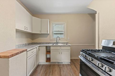 Tiny photo for 571 Warren Avenue, Belvidere, IL 61008 (MLS # 12480605)