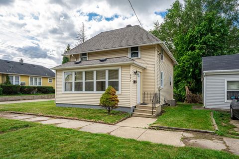 Photo of 571 Warren Avenue, Belvidere, IL 61008 (MLS # 12480605)