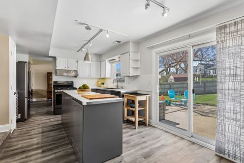 Tiny photo for 745 Buffalo Circle, Carol Stream, IL 60188 (MLS # 12606046)