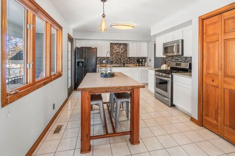 Tiny photo for 521 N Sharon Drive, Woodstock, IL 60098 (MLS # 12554498)