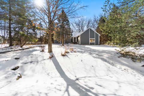 Tiny photo for 521 N Sharon Drive, Woodstock, IL 60098 (MLS # 12554498)