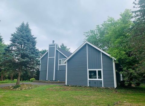 Tiny photo for 521 N Sharon Drive, Woodstock, IL 60098 (MLS # 12554498)