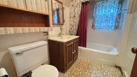 Tiny photo for Glen Ellyn, IL 60137 (MLS # 12615036)