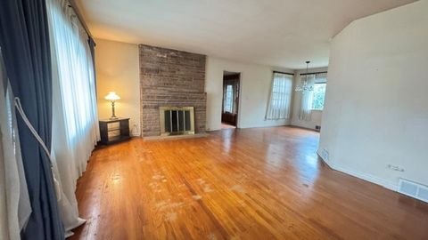Tiny photo for Glen Ellyn, IL 60137 (MLS # 12615036)