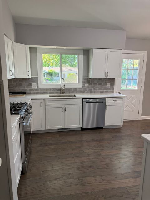 Tiny photo for 910 Fairlawn Avenue, Libertyville, IL 60048 (MLS # 12660469)
