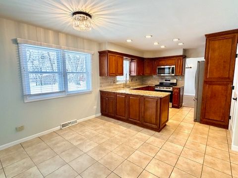 Tiny photo for 5N575 Abilene Trail, Bloomingdale, IL 60108 (MLS # 12578600)