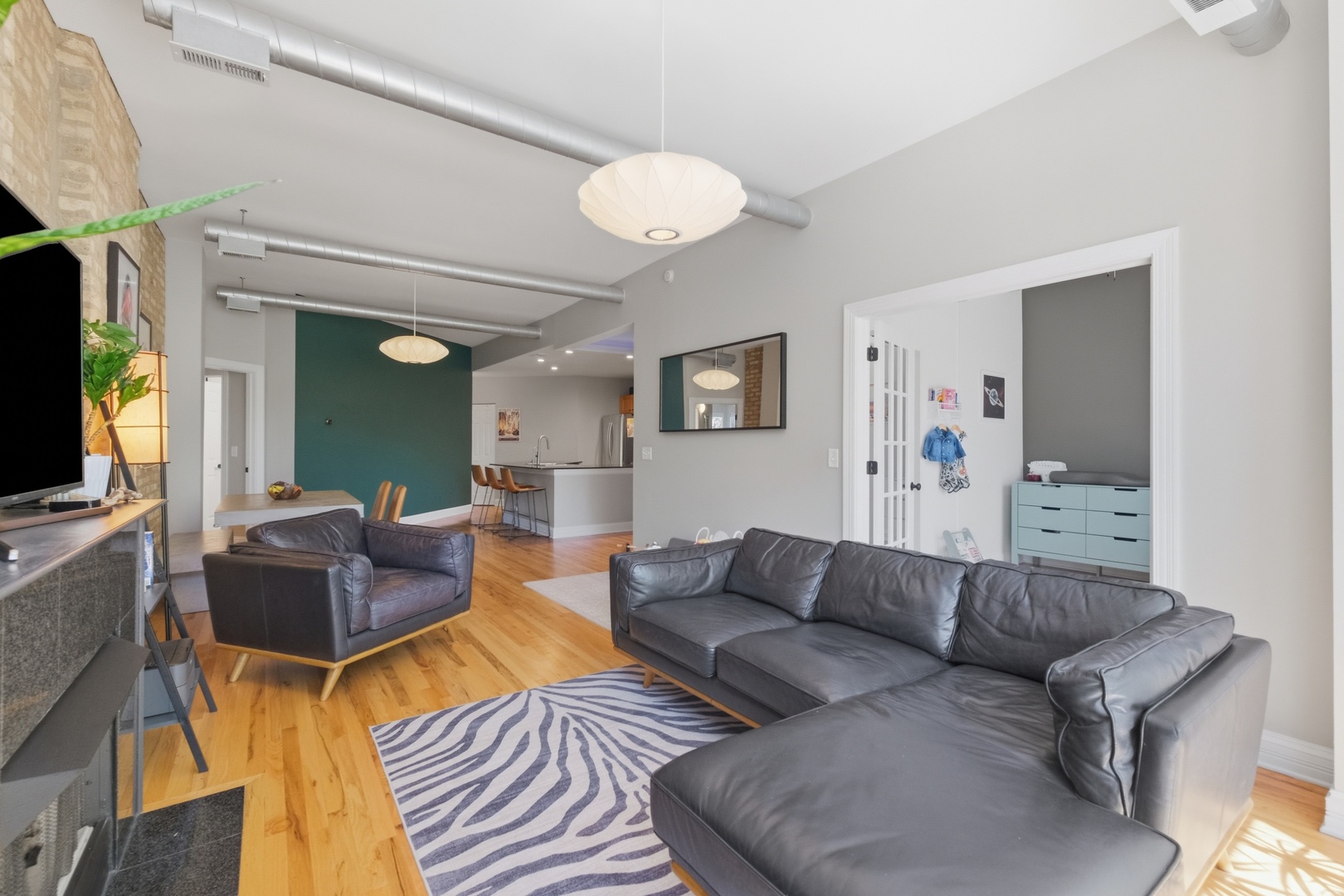 1245 W George Street 201