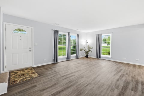 Tiny photo for 752 Gloucester Drive, Elk Grove Village, IL 60007 (MLS # 12680760)
