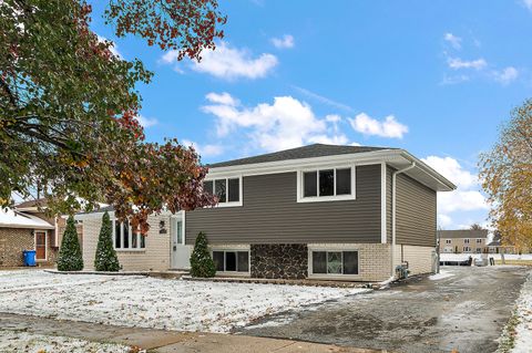 Tiny photo for 7433 S 88th Avenue, Justice, IL 60458 (MLS # 12515100)