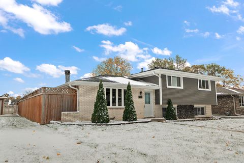 Tiny photo for 7433 S 88th Avenue, Justice, IL 60458 (MLS # 12515100)