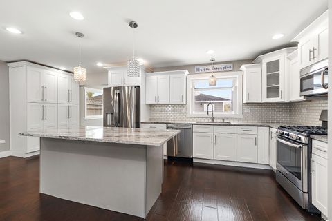 Tiny photo for 7433 S 88th Avenue, Justice, IL 60458 (MLS # 12515100)