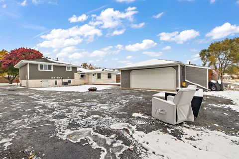 Tiny photo for 7433 S 88th Avenue, Justice, IL 60458 (MLS # 12515100)