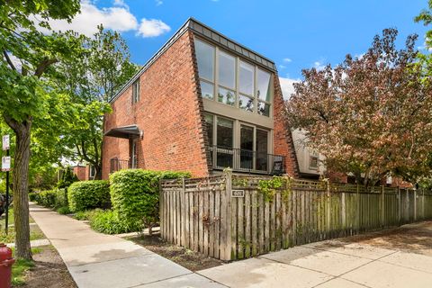 Photo of 601 W Dickens Avenue #A2, Chicago, IL 60614 (MLS # 12637093)