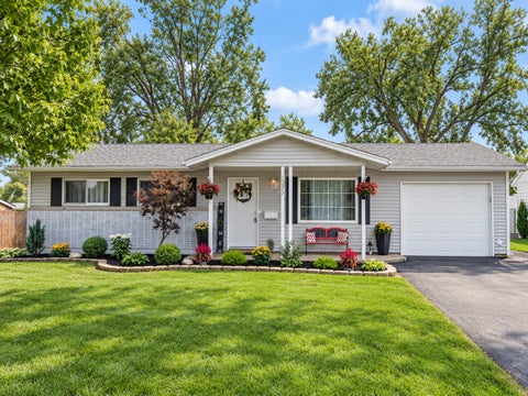 Photo of 10227 Hilltop Drive, Orland Park, IL 60462 (MLS # 12752767)
