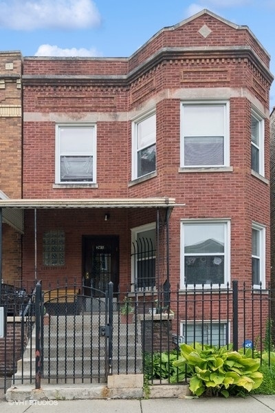 2451 N Maplewood Avenue