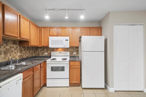 Tiny photo for 3423 Ridgeland Avenue #101, Berwyn, IL 60402 (MLS # 12718999)