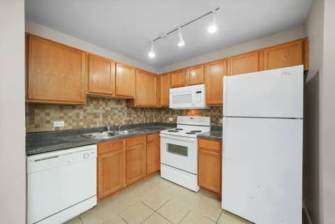 Tiny photo for 3423 Ridgeland Avenue #101, Berwyn, IL 60402 (MLS # 12718999)