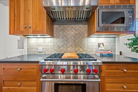 Tiny photo for 983 Cherry Street, Winnetka, IL 60093 (MLS # 12539915)