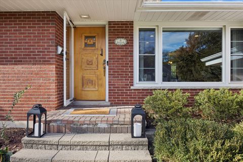 Tiny photo for 31 E Washington Boulevard, Lombard, IL 60148 (MLS # 12512096)
