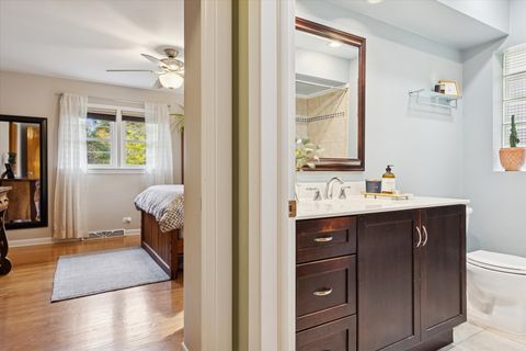 Tiny photo for 31 E Washington Boulevard, Lombard, IL 60148 (MLS # 12512096)