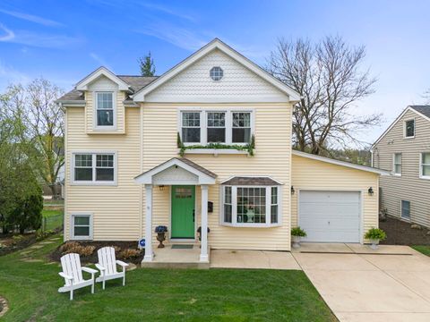 Tiny photo for 283 HILLSIDE Avenue, Glen Ellyn, IL 60137 (MLS # 12620839)