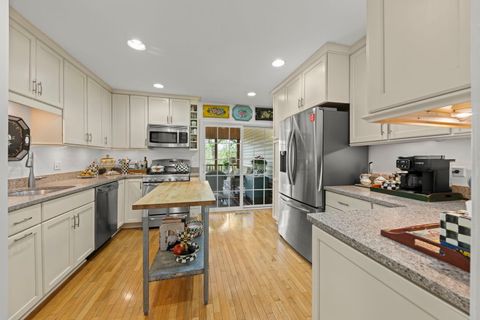 Tiny photo for 283 HILLSIDE Avenue, Glen Ellyn, IL 60137 (MLS # 12620839)