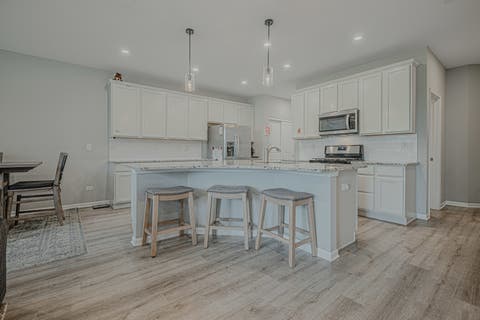 Tiny photo for 164 Roslyn Place, Bloomingdale, IL 60108 (MLS # 12732626)