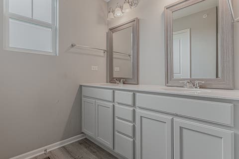 Tiny photo for 164 Roslyn Place, Bloomingdale, IL 60108 (MLS # 12732626)