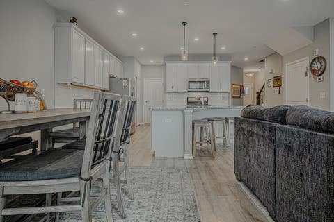 Tiny photo for 164 Roslyn Place, Bloomingdale, IL 60108 (MLS # 12732626)