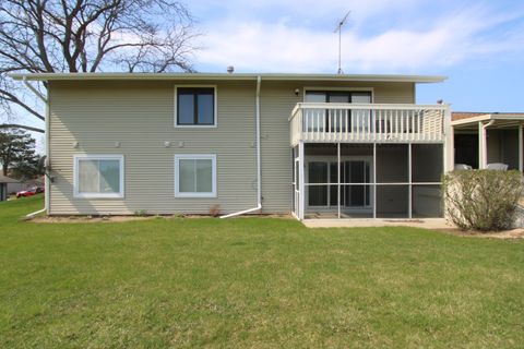 Tiny photo for 4913 W Oakwood Road #D, McHenry, IL 60050 (MLS # 12614725)