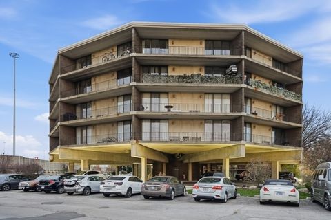 Photo of 2304 Holiday Terrace #505, Lansing, IL 60438 (MLS # 12520561)