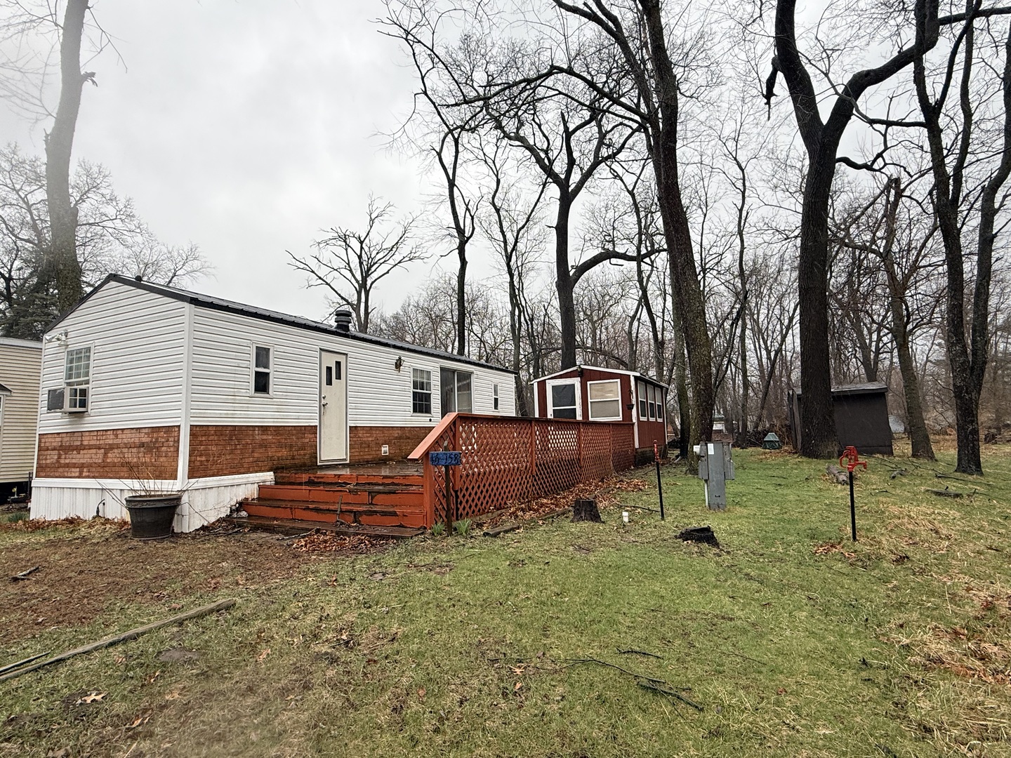 16-157/158 Woodhaven Lakes