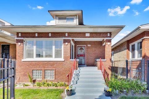 Photo of 1418 N Mayfield Avenue, Chicago, IL 60651 (MLS # 12548094)