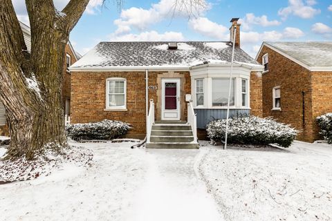 Photo of 10831 S Kedzie Avenue, Chicago, IL 60655 (MLS # 12549479)