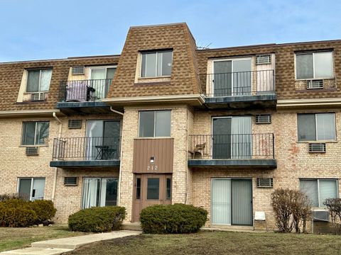 Photo of 212 Shorewood Drive #2B, Glendale Heights, IL 60139 (MLS # 12553244)
